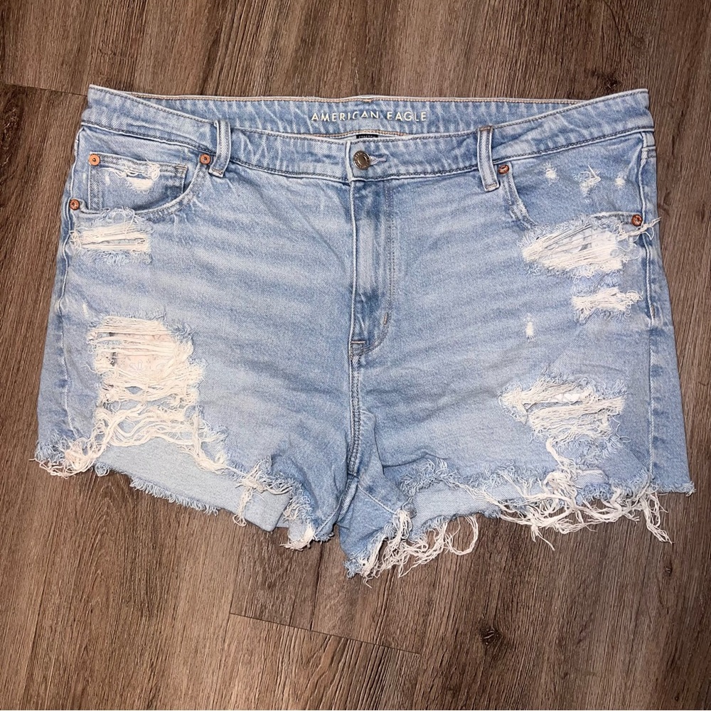 American Eagle Perfect Shortie Light Blue Distressed Denim Shorts, size 18